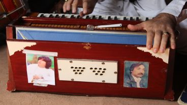 タリバンはアフガニスタンにおいて、音楽をはじめとする文化への統制を強めている　Photo: Sardar Shafaq / Anadolu Agency / Getty Images